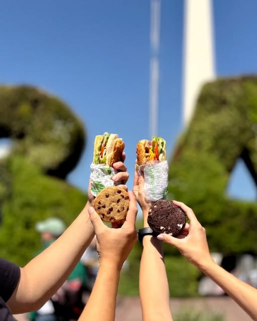 La etapa de jugar a ser turistas en su propia ciudad no se la salteen. 🇦🇷